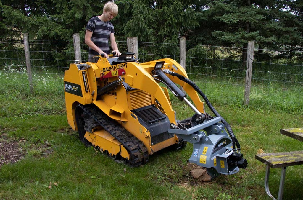 HYDRALIC STUMP GRINDER ON TRACKS 